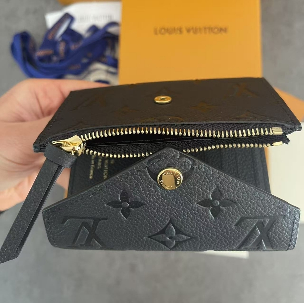 Louis Vuitton Victorine Wallet - Picture 2 of 11